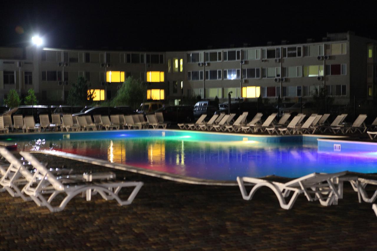 Hotel Promenad Zatoka Bagian luar foto