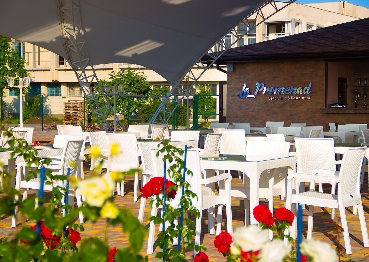 Hotel Promenad Zatoka Bagian luar foto